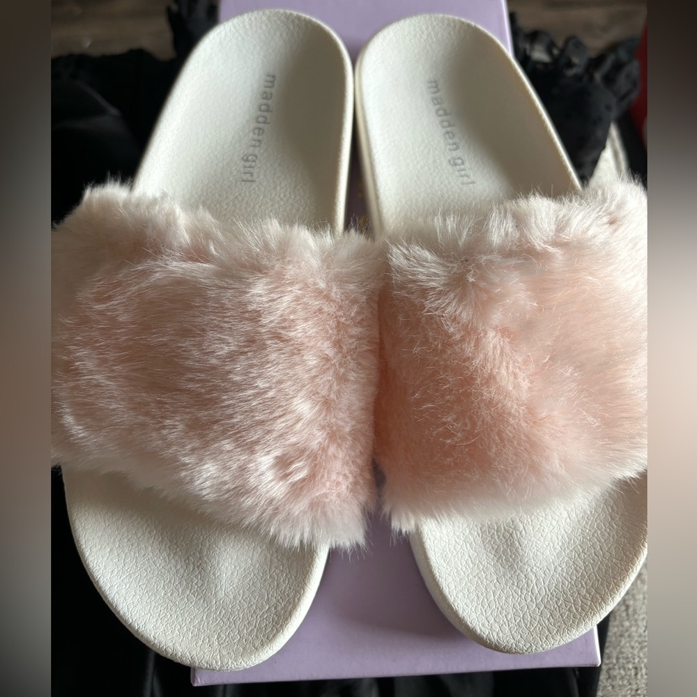 Steve Madden slippers